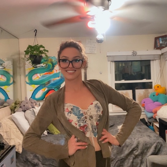 Women's Jacket - Picture 9 of 17